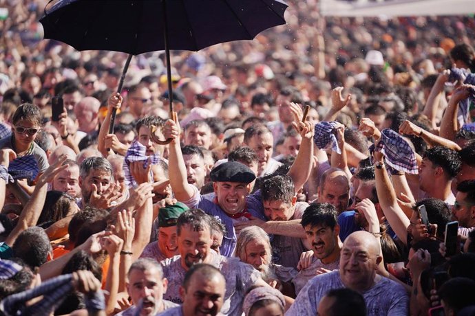 Archivo - Vitoria-Gasteiz da inicio a las fiestas de La Blanca. Imagen de archivo.