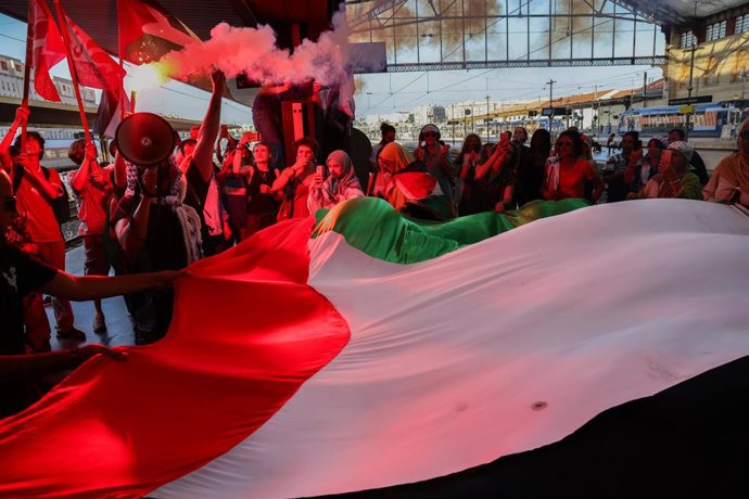 Archivo - Imagen de archivo de una concentración propalestina en Marsella (Francia)