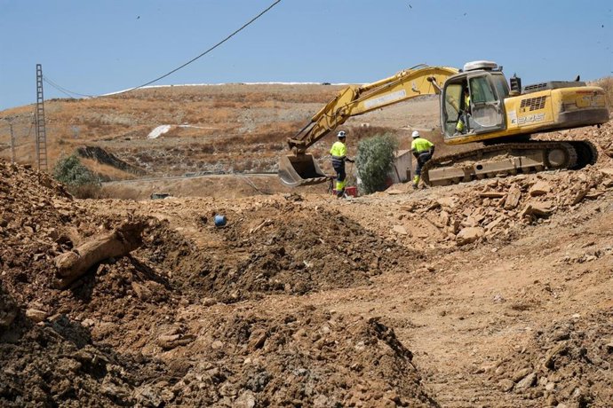Actuación en la planta de Villarrasa ante un afloramiento de agua en un antiguo vaso.