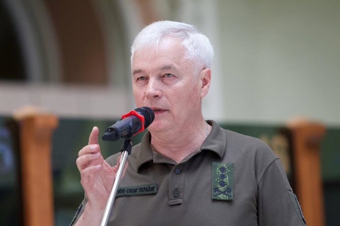 Archivo - Arquivo - 4 de agosto de 2023, Kiev, Ucrânia: O comandante do Comando da Força Aérea Central, tenente-general Anatolii Kryvonozhko, participa da apresentação da moeda comemorativa da Força de Defesa Aérea: Um Escudo Confiável da Ucrânia no Banco