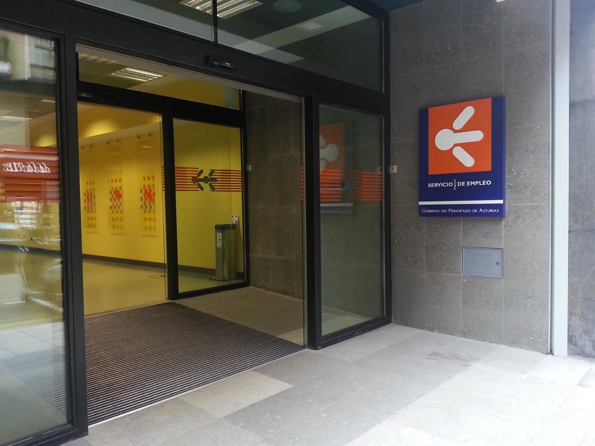El paro baja en 1.296 personas en julio en Asturias, hasta los 48.429 desempleados