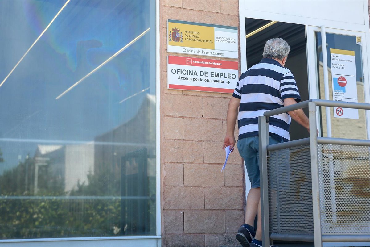 El paro cae en 12.400 personas en julio en Canarias hasta los 151.088 desempleados