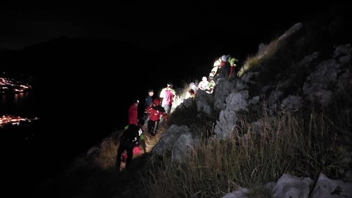 Rescate de un herido en la ruta de lo Ojos del Diablo.