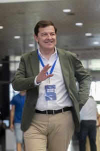 Mañueco achaca a empresarios, trabajadores y a las políticas de la Junta el lograr "un hito histórico" en CyL