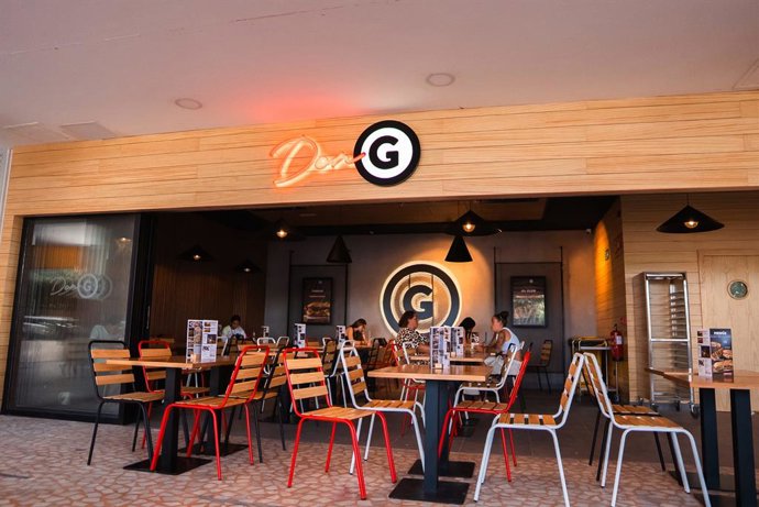 Bahía Sur refuerza su oferta de restauración con las aperturas de Don G y Original Kebab