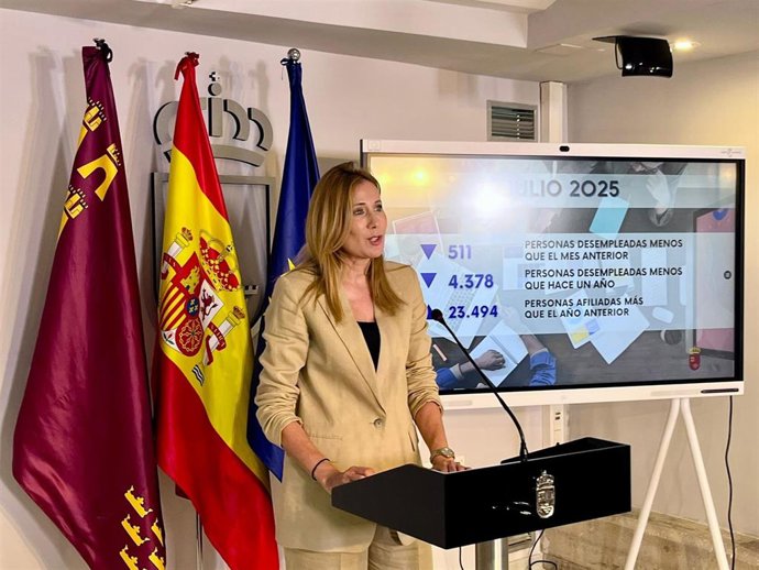 La consejera de Empresa, Empleo y Economía Social, Marisa López Aragón, durante la rueda de prensa en la que ofreció los datos de empleo del mes de julio