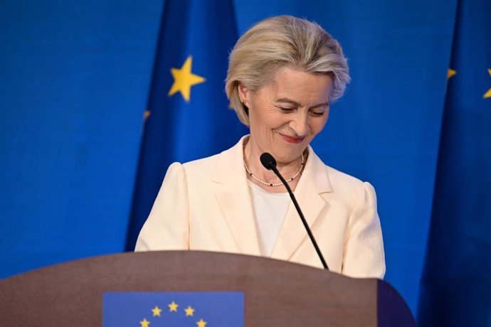 24 July 2025, China, Beijing: EU Commission President Ursula von der Leyen speaks to journalists during the 25th EU-China Summit in Beijing, where she and EU Council President Costa met with the Chinese leadership. Photo: Johannes Neudecker/dpa