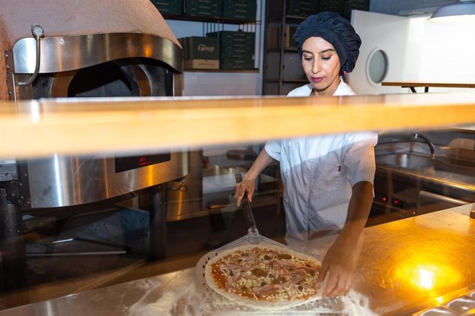 El programa Incorpora ha facilitado más de 6.300 inserciones laborales en Catalunya en el primer semestre.