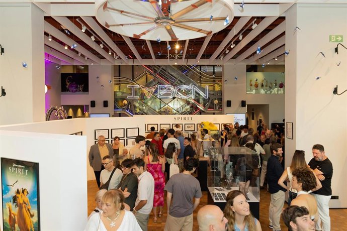 Visitants en l'exposició.