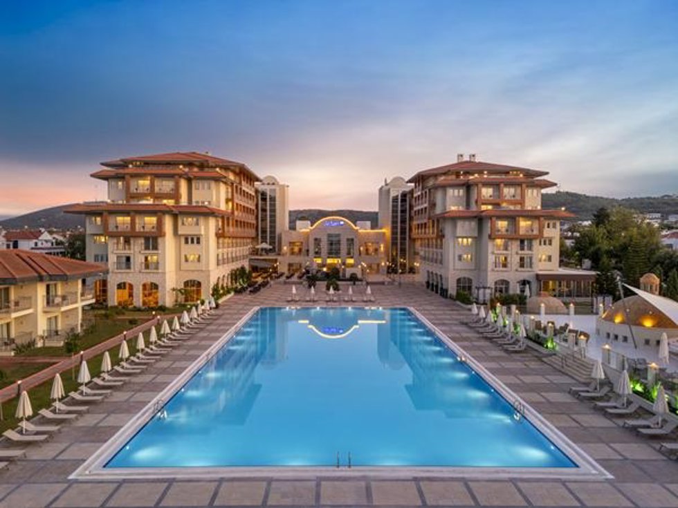 Radisson Hotel Group reabre el Radisson Blu Resort & Spa, esme tras una completa renovación