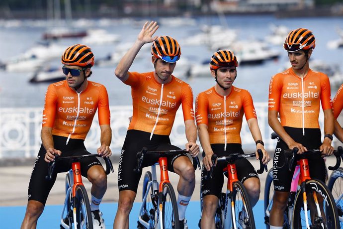 Euskaltel-Euskadiko txirrindulariak