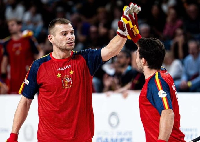 Jugadores de la selección española masculina de hockey patines en un partido