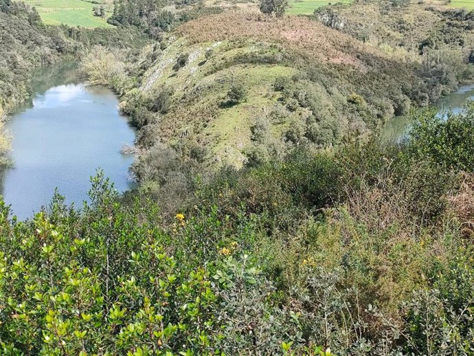 Archivo - Meandros del río Nora.