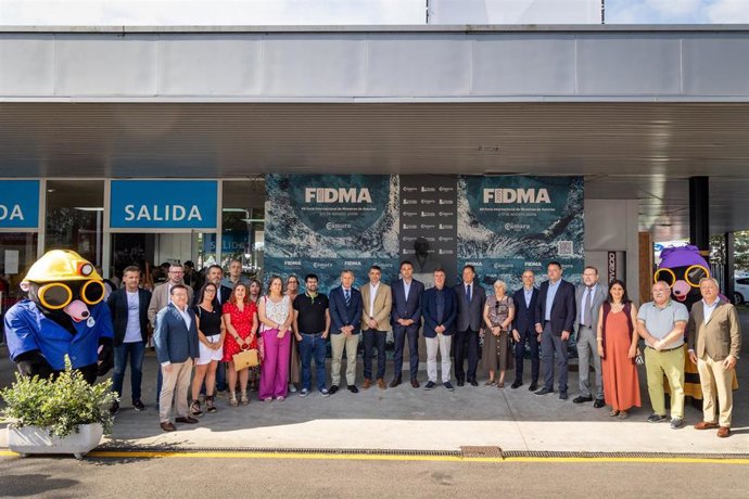 Inauguración del pabellón de Langreo en la FIDMA.