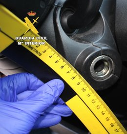 Cerradura forzada de una de las furgonetas.