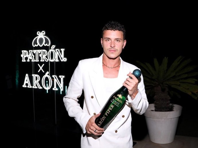 Arón Piper presenta su nuevo álbum junto a Patrón El Alto en la celebración más exclusiva del verano