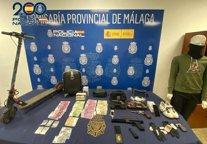 Objetos intervenidos en una operación policial