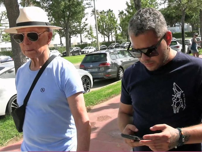 José Fernando Ortega se apoya en su padre a punto de cumplirse un mes de la muerte de Michu