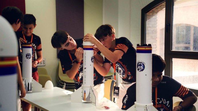 El Space Camp 2025 forma junto a PLD Space a cien alumnos de varios países en la realidad del sector espacial