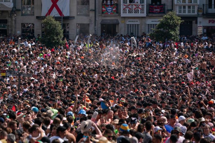 Plaza de la Virgen blanca en la 'Bajada de Celedón' de 2025