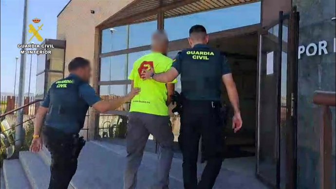 Una alerta ciudadana permite a la Guardia Civil detener a un reincidente por violencia de género en La Rioja