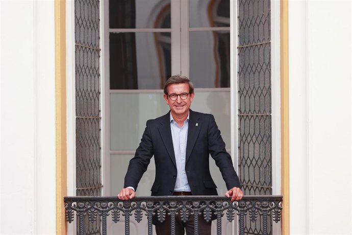 El consejero de Industria, Energia y Minas, Jorge Paradela, momentos precios a la entrevista concedida a Europa Press.