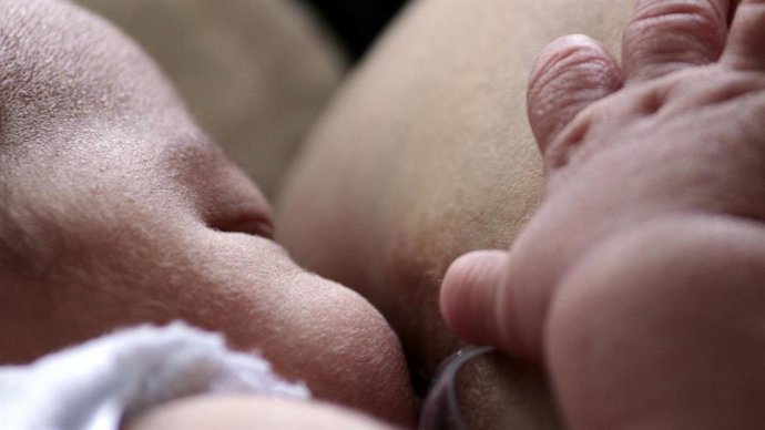 Archivo - Unicef reconoce al Hospital de Alcalá por sus buenas prácticas en el parto y la lactancia materna