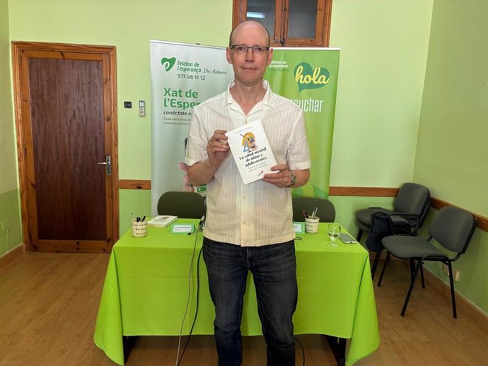 El doctor en psicología Gustavo Rodríguez, en la presentación de su libro 'La salud mental de niños y adolescentes'
