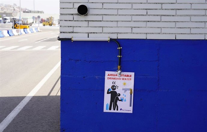 Una de las fuentes de agua potable del Port de Tarragona.