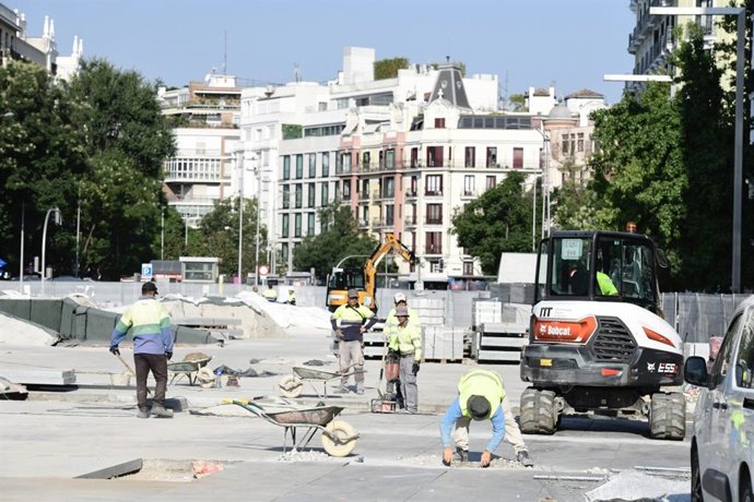Obras de la plaza de Salvador Dalí en Madrid.