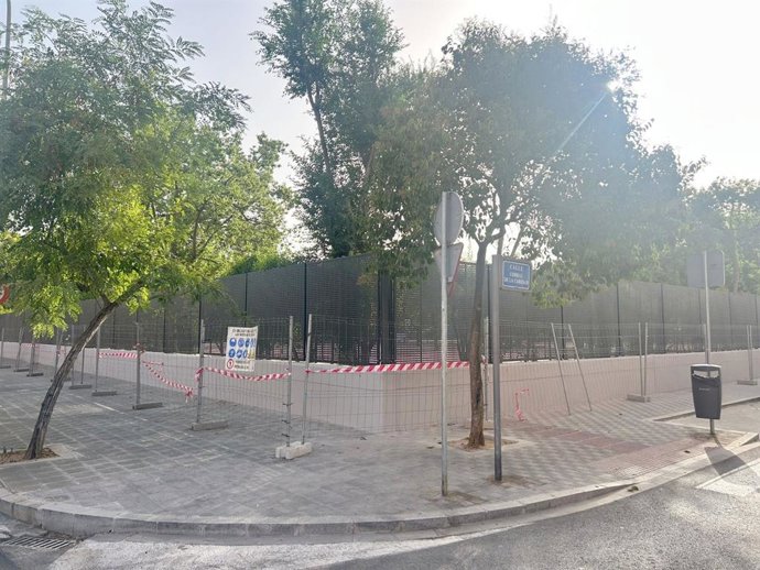 Fachada del CEIP Pablo Ruiz Picasso en el barrio de Pino Montano.