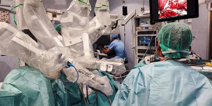 El Hospital Josep Trueta de Girona incorpora la cirugía robótica para pacientes pediátricos.