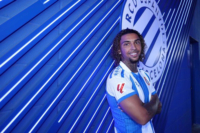 El nuevo jugador del RCD Espanyol Tyrhys Dolan en su presentación