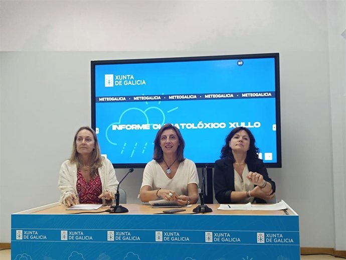 La conselleira de Medio Ambiente e Cambio Climático, Ángeles Vázquez,  en una rueda de prensa