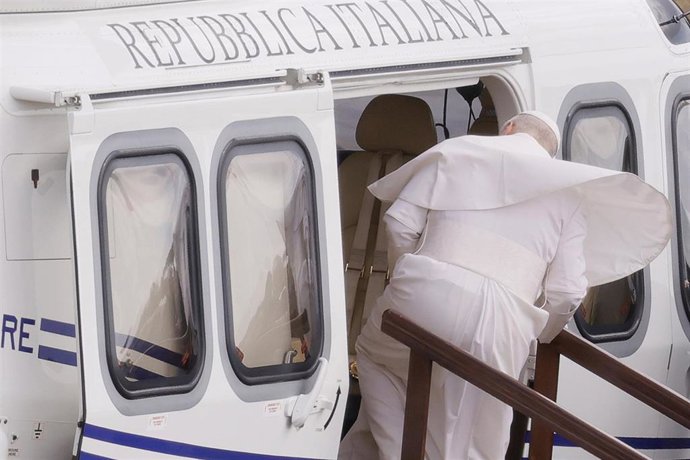 Giubileo dei Giovani : Papa Leone lascia Tor Vergata con lA•elicottero  Ñ RomaÑItalia Ñ Domenica   3 Agosto 2025 - Cronaca - (foto di Cecilia Fabiano/ LaPresse) ..Youth Jubilee: Pope Leo leaves Tor Vergata on helicopter .Ñ RomeÑItaly Ñ Sunday  , August 3,