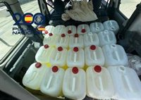 Intervienen más de 400 litros de gasolina para narcolanchas en dos operativos en Jerez (Cádiz) contra el petaqueo