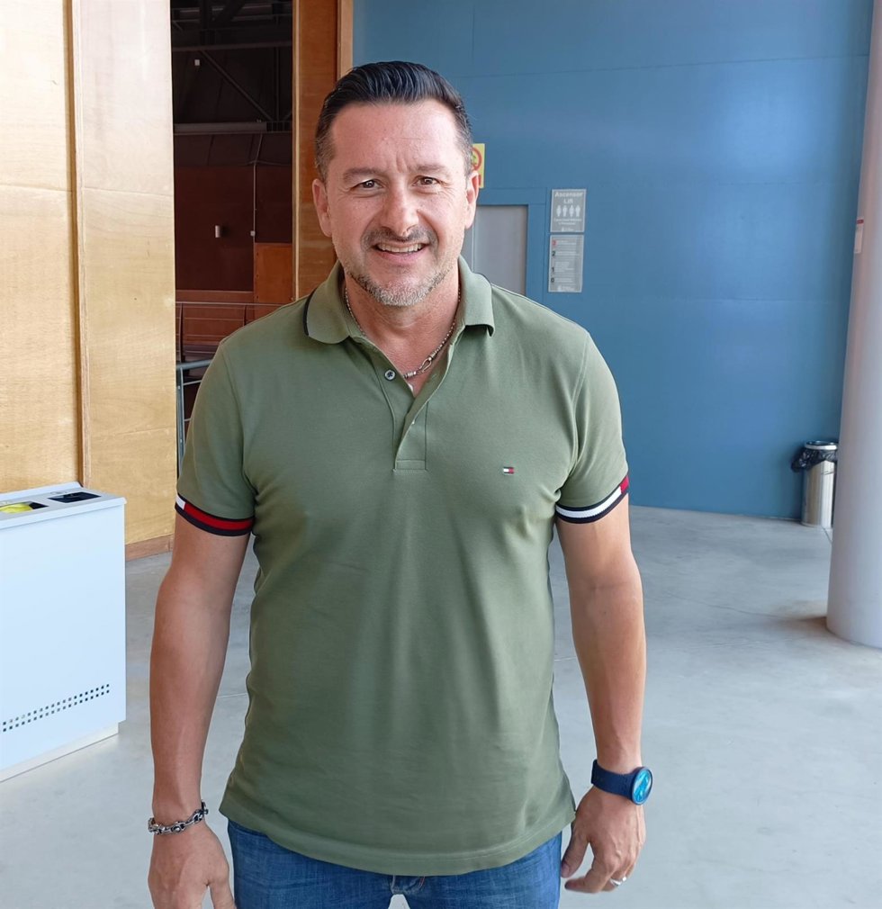 El secretario general de UGT en Asturias, Javier Fernández Lanero, antes de participar en una jornada del sindicato en la 68 Feria Internacional de Muestras de Asturias, en el recinto ferial gijonés 'Luis Adaro'.
