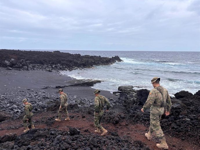 Militares del Grupo Táctico 'Canarias' en la isla de Lanzarote