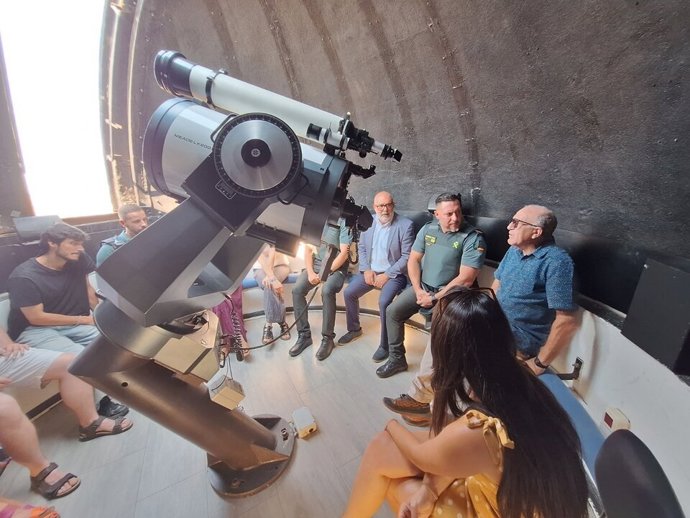 Visita del subdelegado Miguel Latorre al Observatorio de Borobia.