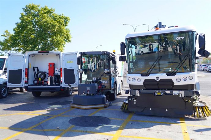 Emaya renueva la flota de vehículos de limpieza con 16 unidades nuevas