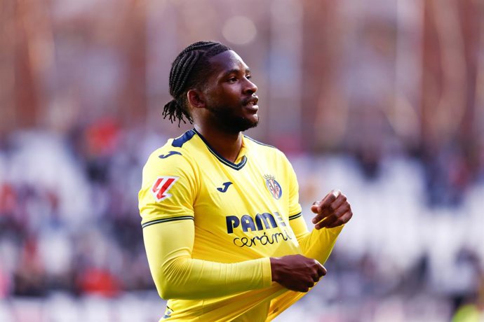 Archivo - Willy Kambwala of Villarreal CF celebrates the victory during the Spanish League, LaLiga EA Sports, football match played between Rayo Vallecano and Villarreal CF at Estadio de Vallecas on February 22, 2025, in Madrid, Spain.