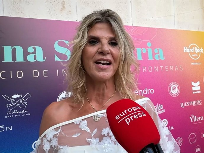 Arantxa de Benito, feliz ante una posible boda de su hija Zayra Gutiérrez