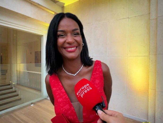 Lizz Emiliano, amiga de Gloria Camila, habla alto y claro de la familia de Michu