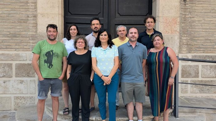 La secretaria general de CHA, Isabel Lasobras, con miembros de CHA de Campo de Borja.