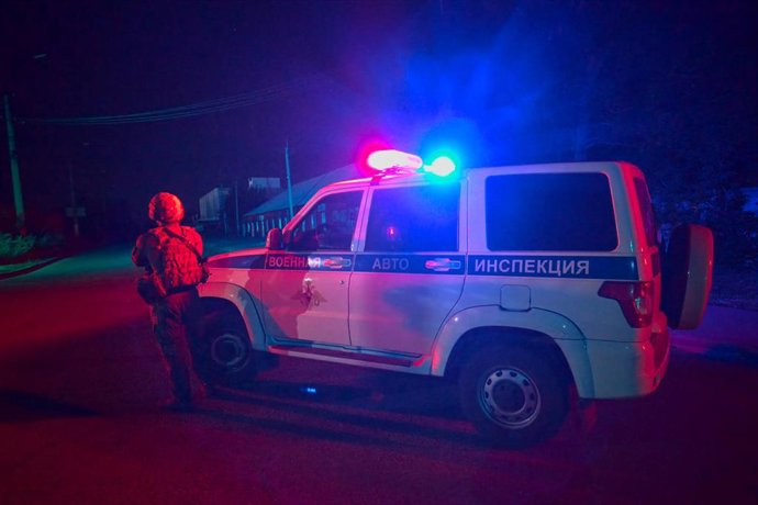 Archivo - Fuerzas de seguridad tras un ataque ucraniano en Lugansk