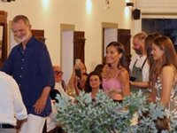 La Familia Real sorprende a los clientes de un restaurante en Mallorca al que acuden a cenar