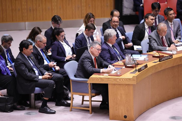5 de agosto de 2025, Nova York, Nova York, EUA: NOVA YORK, NOVA YORK - 5 DE AGOSTO: Gideon Sa'ar, Ministro das Relações Exteriores do Estado de Israel, e o Representante Permanente de Israel nas Nações Unidas, Embaixador Danny Danon, chegam para um encont