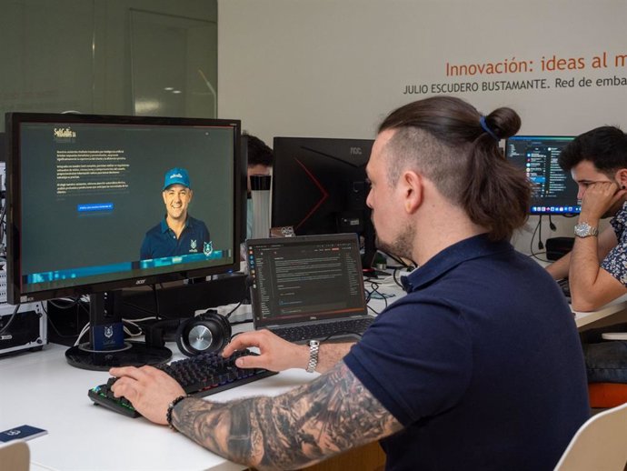 Uno de los emprendedores del espacio coworking IDeVa.