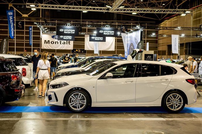 Archivo - Feria del Vehículo de Ocasión, en València