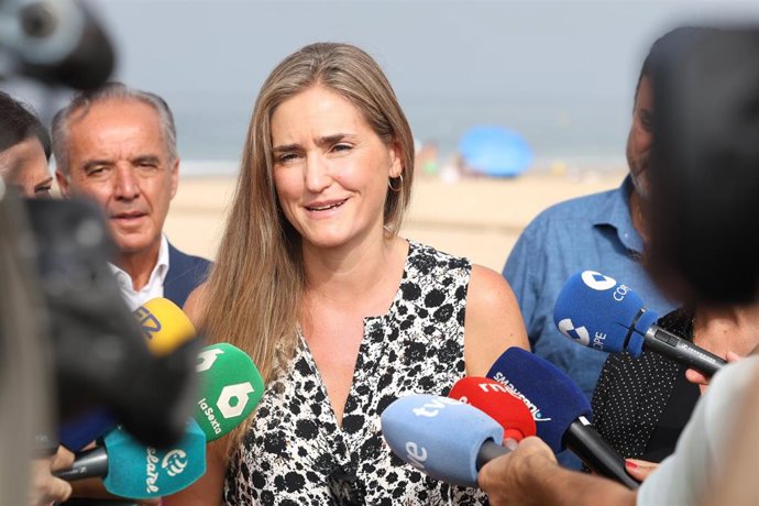 La Vicepresidenta Y Ministra Para La Transición Ecológica Y El Reto Demográfico, Sara Aagesen, En Una Atención A Medios En San Fernando (Cádiz).